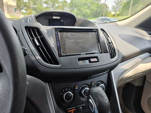 Used 2015 Ford Escape SE FWD image 25