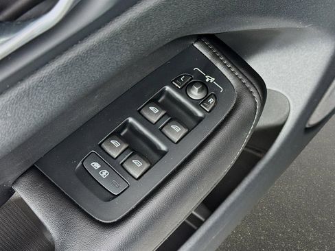 Used 2023 Volvo XC60 B5 Plus w/ Climate Package image 21