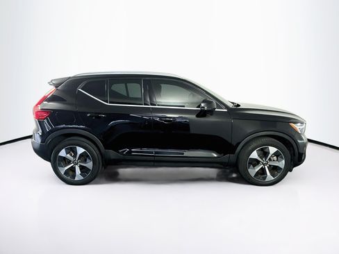 Used 2024 Volvo XC40 B5 Core w/ Protection Package Premier AWD/4WD image 10