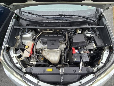 Used 2013 Toyota RAV4 LE image 2