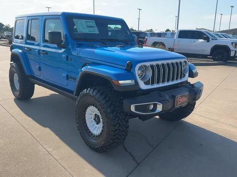 New 2026 Jeep Wrangler Unlimited Sahara w/ Whitecap Package AWD/4WD image 4