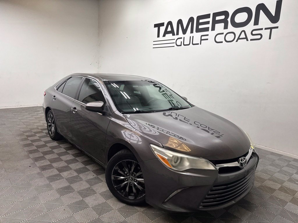 Used 2015 Toyota Camry XLE w/ Moonroof Package FWD image 1