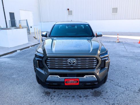 Certified 2025 Toyota Tacoma Limited AWD/4WD image 4