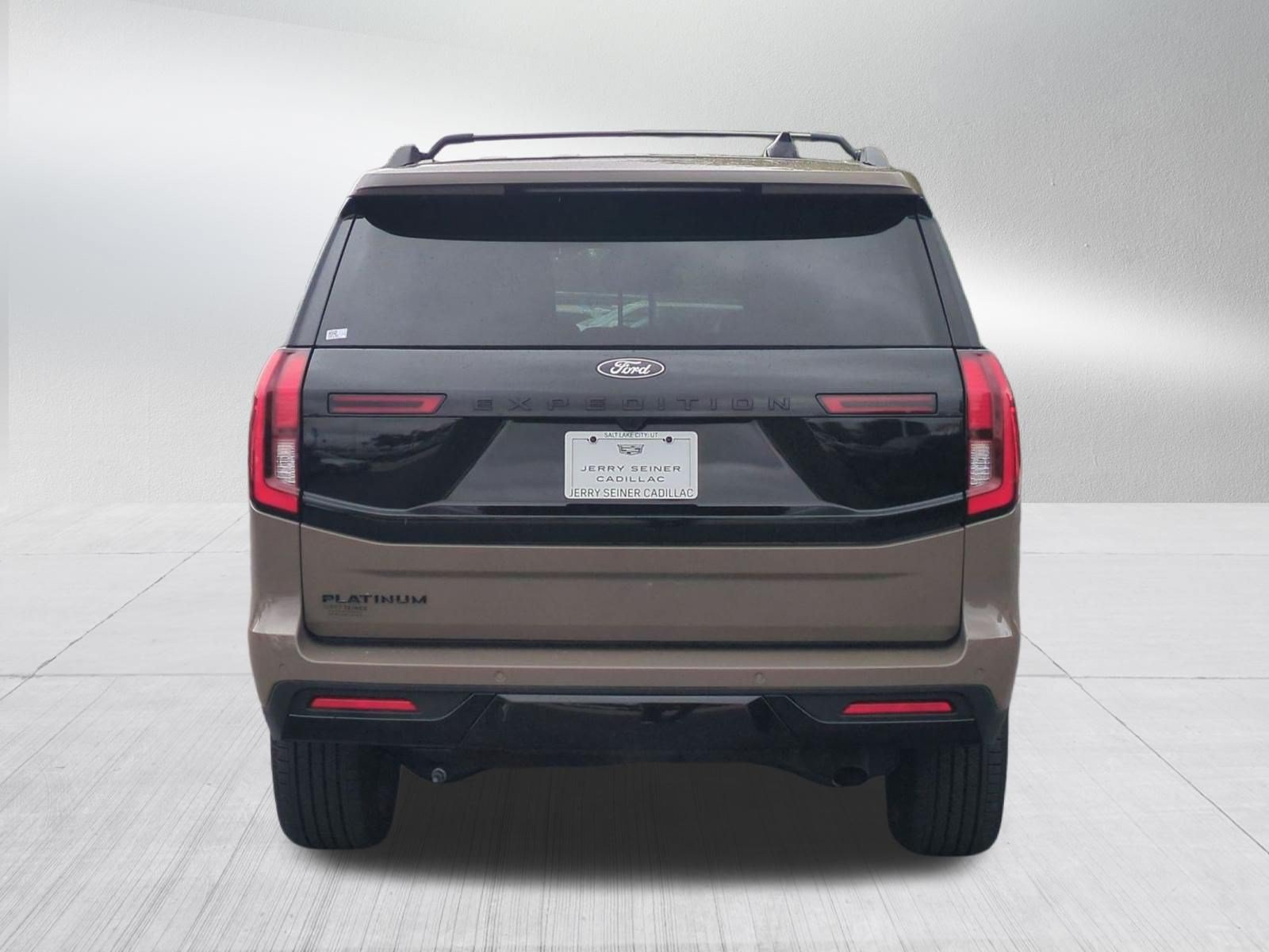 Used 2026 Ford Expedition Platinum w/ Stealth Performance Package AWD/4WD image 5