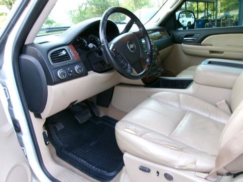 Used 2007 Chevrolet Silverado 1500 LTZ w/ Safety Package image 12