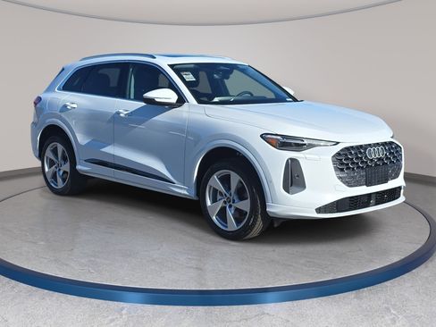 New 2025 Audi Q5 Premium Plus image 3