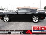 Used 2023 Dodge Challenger SXT image 2