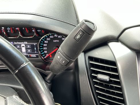 Used 2020 Chevrolet Suburban LS RWD image 27