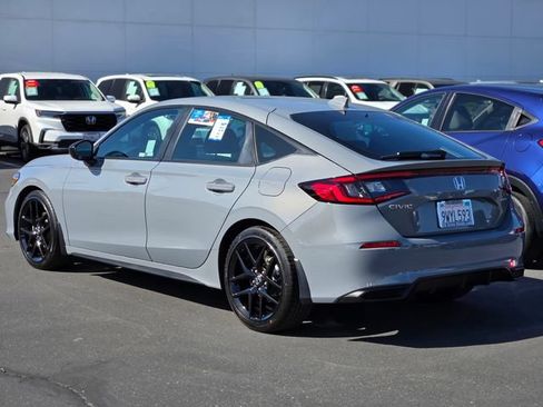 Used 2025 Honda Civic Sport image 6