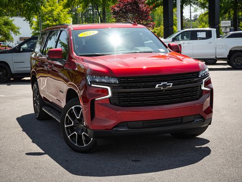 Used 2024 Chevrolet Tahoe RST w/ Luxury Package image 2