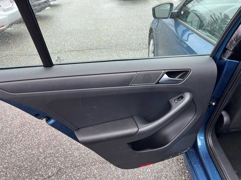 Used 2016 Volkswagen Jetta S image 17