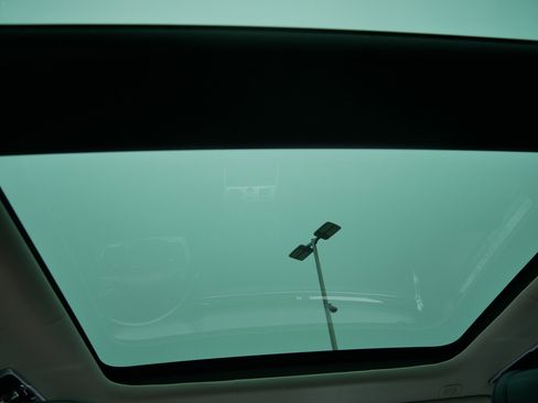 Used 2023 Land Rover Range Rover First Edition image 19