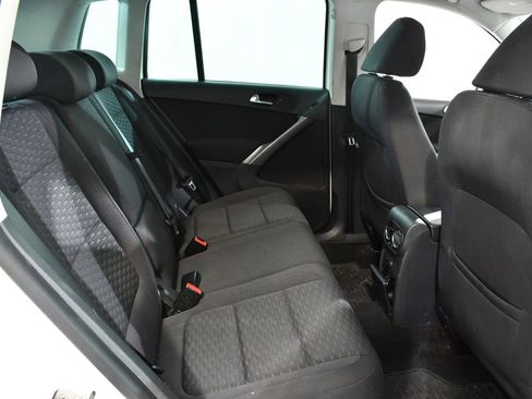 Used 2009 Volkswagen Tiguan SE image 19