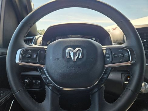 Used 2025 RAM 1500 Laramie AWD/4WD image 11