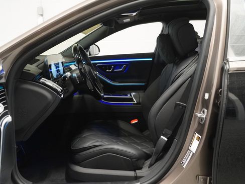 Used 2025 Mercedes-Benz Maybach S 680 4MATIC image 11
