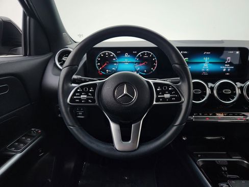 Certified 2022 Mercedes-Benz GLA 250 image 16