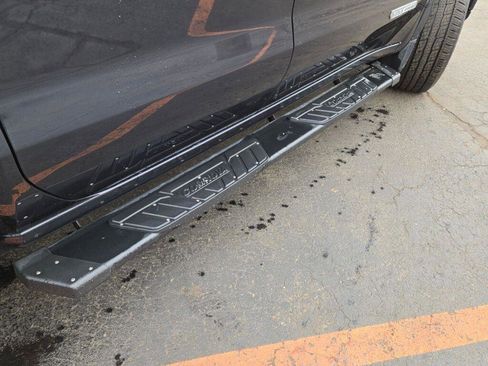 Used 2025 GMC Sierra 1500 Elevation image 11