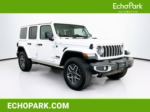 Used 2025 Jeep Wrangler Sahara image 1