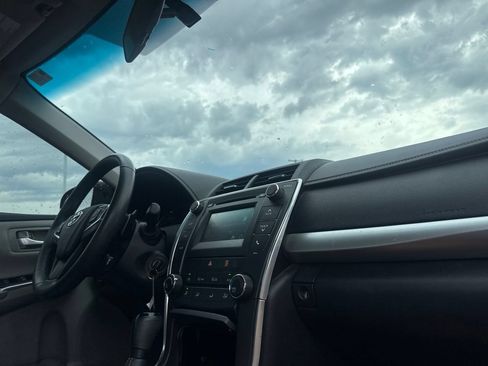 Used 2017 Toyota Camry SE FWD image 27