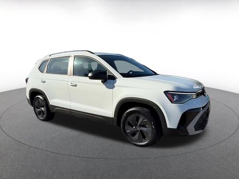 Used 2026 Volkswagen Taos S FWD image 2
