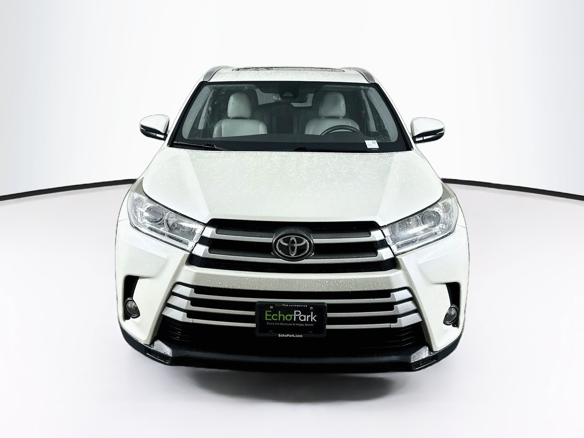 Used 2017 Toyota Highlander XLE FWD image 2