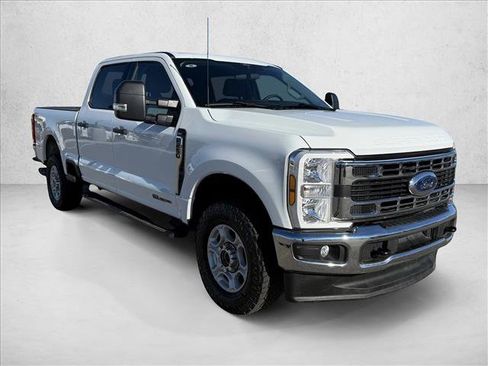 Used 2025 Ford F250 XLT image 3
