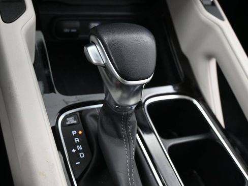 Used 2025 Kia Telluride S FWD image 24