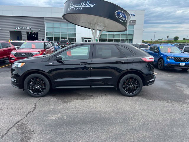 Used 2021 Ford Edge ST-Line w/ Class II Trailer Tow Package AWD/4WD image 8