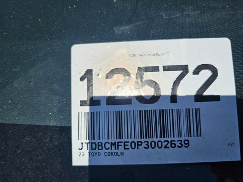 Used 2023 Toyota Corolla SE w/ SE Package FWD image 12