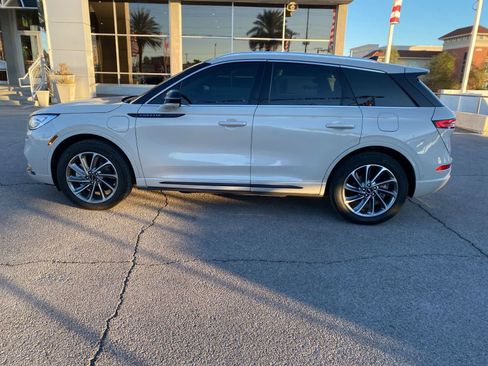 Used 2022 Lincoln Corsair Grand Touring w/ Elements Technology Bundle image 9