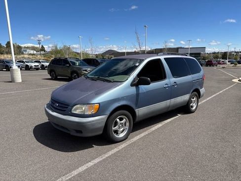 Used 2002 Toyota Sienna XLE image 7