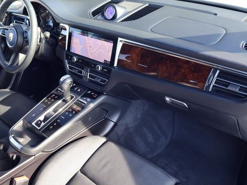 Certified 2023 Porsche Macan S image 25