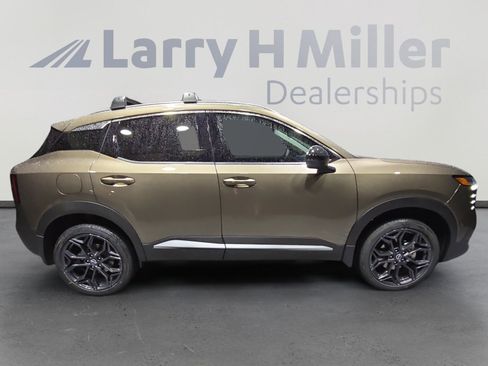 New 2026 Nissan Kicks SR FWD image 6