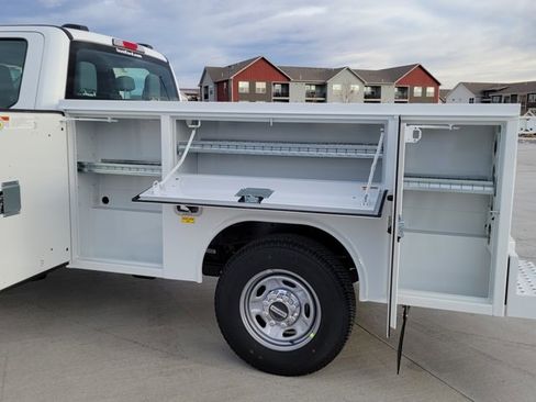 New 2026 Ford F250 XL w/ XL Chrome Package image 11