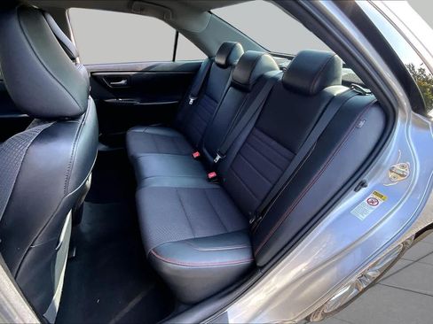 Used 2017 Toyota Camry SE FWD image 19
