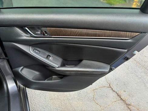 Used 2019 Honda Accord Touring image 21
