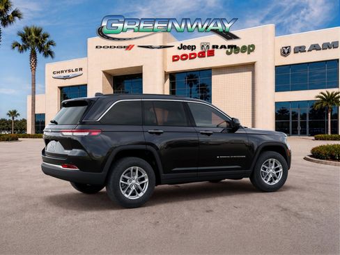New 2025 Jeep Grand Cherokee Laredo RWD image 4