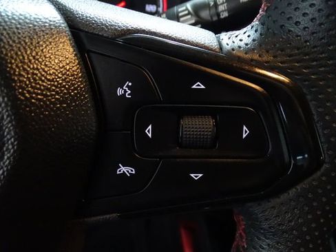 Used 2023 Chevrolet TrailBlazer RS w/ Sun and Liftgate Package AWD/4WD image 8