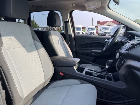 Used 2017 Ford Escape SE AWD/4WD image 34