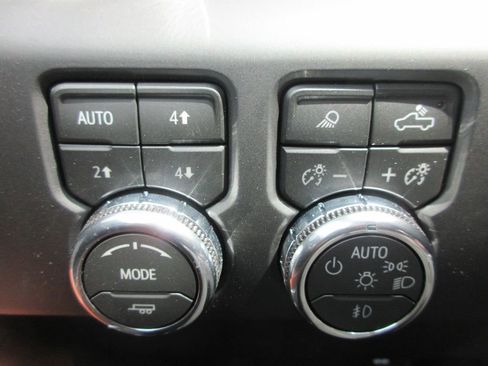 New 2026 GMC Sierra 3500 Denali Ultimate AWD/4WD image 17