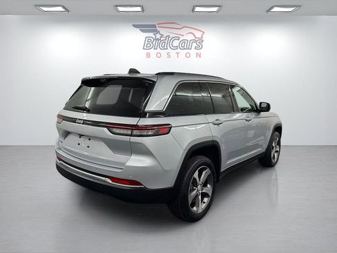 Used 2022 Jeep Grand Cherokee Limited 4xe w/ Luxury Tech Group II AWD/4WD image 4