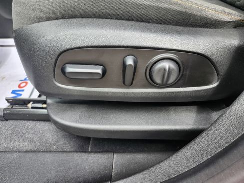 Used 2019 Chevrolet Equinox LT AWD/4WD image 19