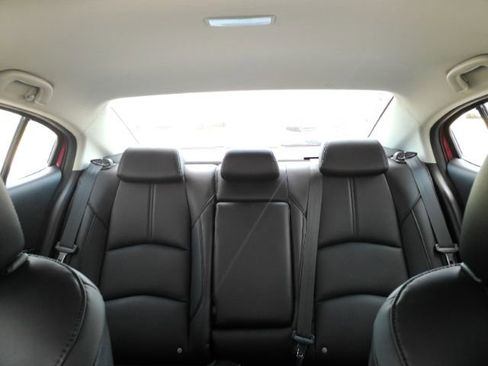 Used 2018 MAZDA MAZDA3 Touring FWD image 31