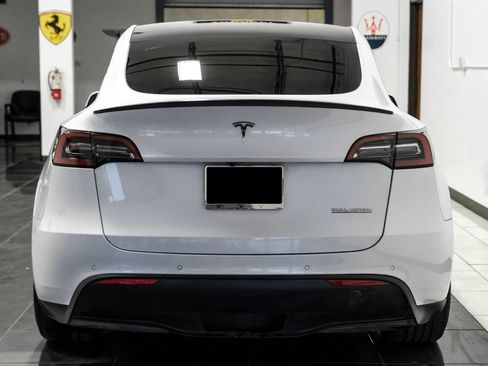 Used 2022 Tesla Model Y Performance AWD/4WD image 10