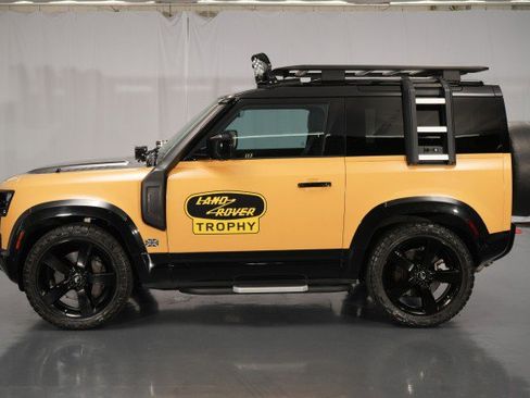 Used 2023 Land Rover Defender 90 X-Dynamic SE AWD/4WD image 2