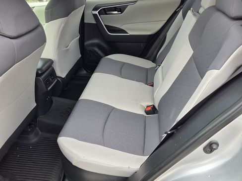 Certified 2020 Toyota RAV4 XLE AWD/4WD image 5