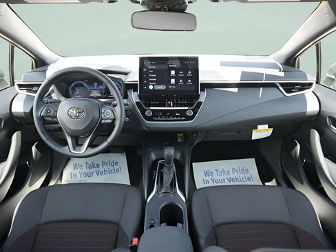Used 2026 Toyota Corolla SE w/ SE Premium Package FWD image 16