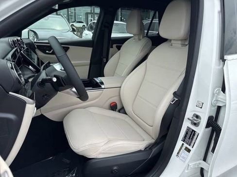 New 2025 Mercedes-Benz GLC 350e 4MATIC image 12