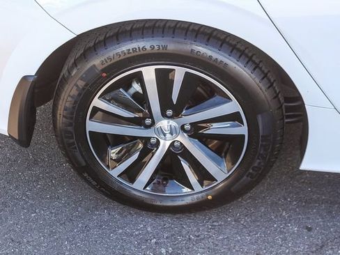 Used 2024 Honda Civic LX image 11