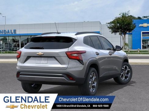 New 2026 Chevrolet Trax LT FWD image 4